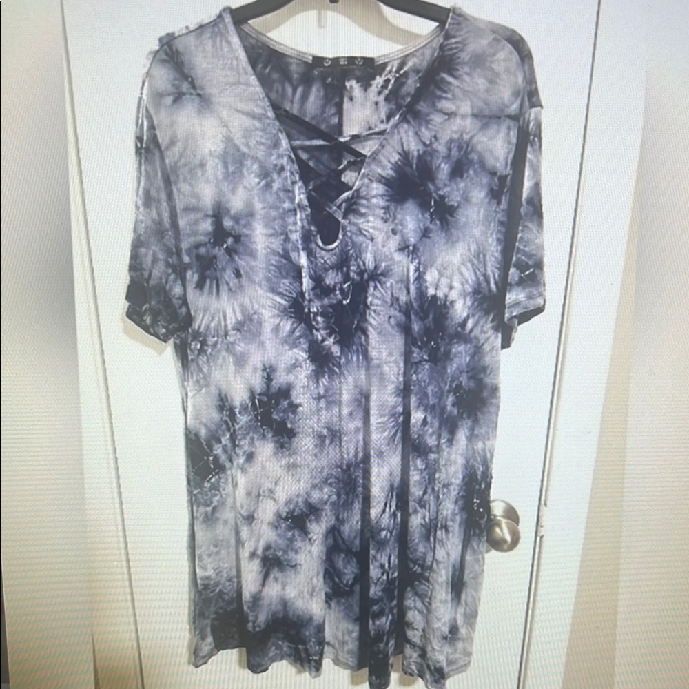 Tie-Dye V-Neck Top